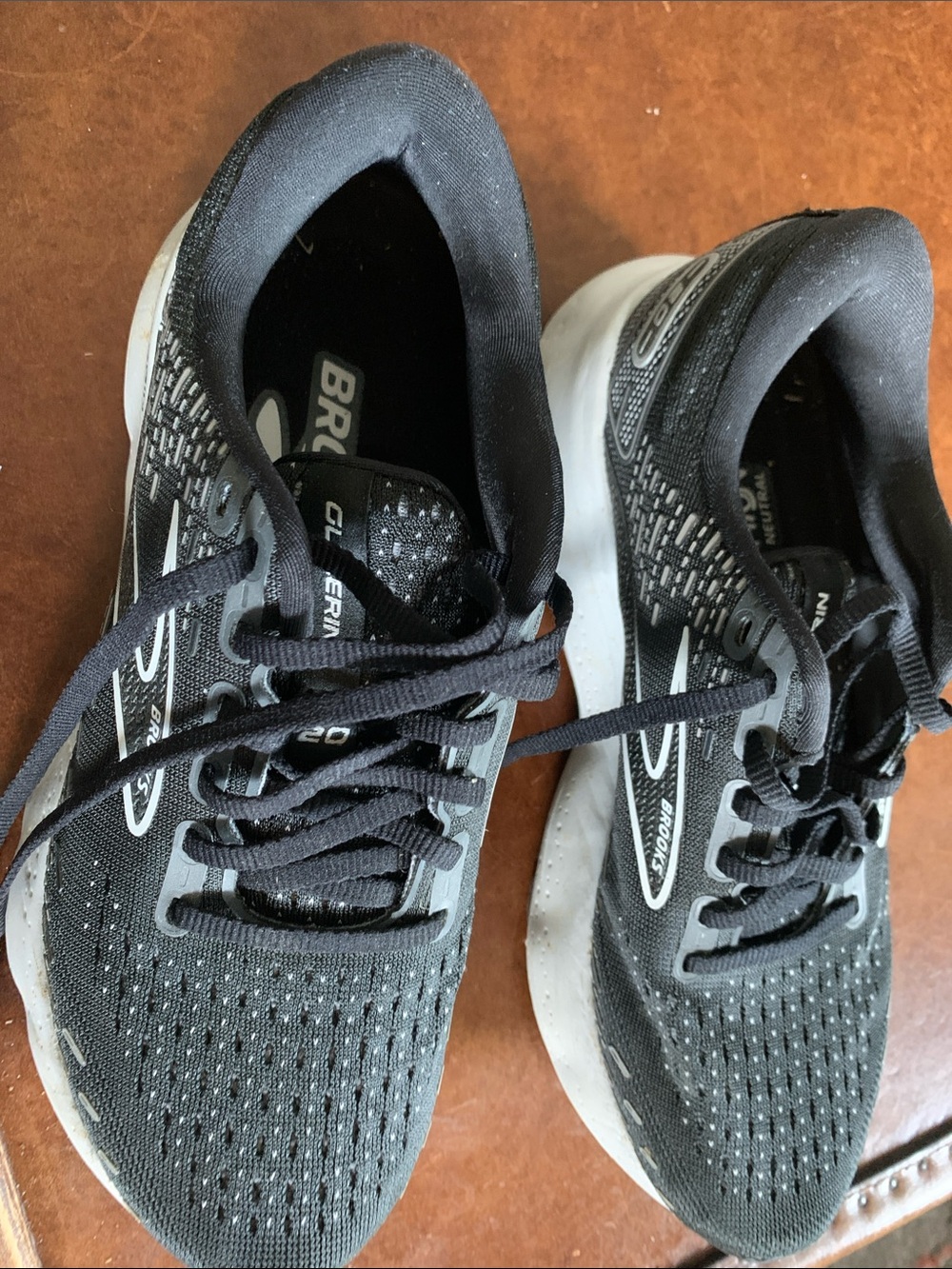 Brooks GLYCERIN -20-Black and White Knit Lace-Up Athletic Sneakers